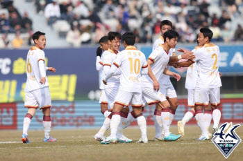 포항, ‘이승우 퇴장’ 수원FC 격파... ‘2연승+1위’