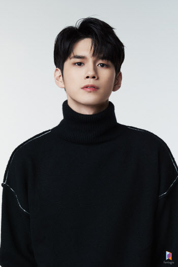 워너원 출신 옹성우, 4월 17일 현역 입대