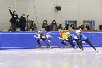 ‘230여 명 출전’, 전국 남녀 쇼트트랙스피드스케이팅 대회 개최
