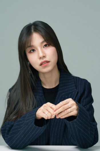 써니 "누군가의 플레이리스트에 남는 가수이고파" 