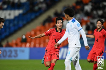 ‘0-2→2-2’ 한국, 상대 퇴장에도 온두라스와 무승부... 조 2위