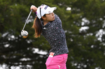 신지은, LPGA 투어 숍라이트 1R 공동 2위…김효주 공동 9위