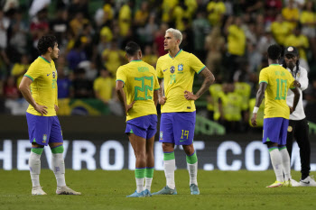 브라질, 세네갈에 2-4 완패...'독일전 1-7 악몽' 이후 9년 만에 4실점