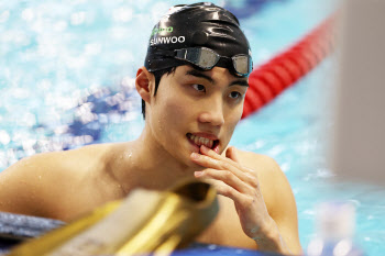'한국 수영 희망' 황선우. 박태환 이후 첫 세계선수권 금메달 도전