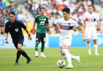 PSG 소속으로 한국 찾은 이강인, “한국에 좋은 선수 많다는 걸 증명하겠다”