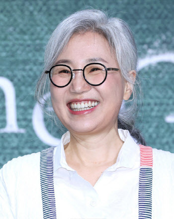 김은숙 작가, '송진우의 용감한 라디오' 깜짝 출연