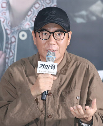 '거미집' 김지운 감독 "이 영화의 매력? 티켓 하나로 두 편의 영화를"