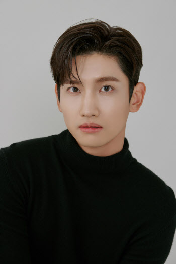 최강창민, '한터뮤직어워즈 2023' 호스트 발탁