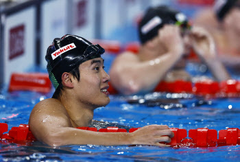 황선우, ‘한국 수영 최초’ 세계선수권 자유형 100m 결승행