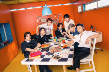 방탄소년단, 日오리콘 연호 랭킹 '합산 싱글 랭킹' 1위…해외 가수 최초
