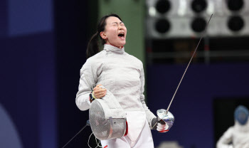 여자 사브르 최세빈, 세계랭킹 1위 꺾는 이변...개인전 8강행