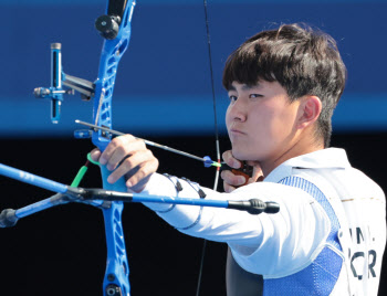 김제덕 男 개인전 64강전, 갑작스런 비 예보로 하루 연기