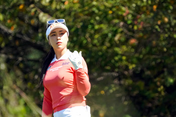 LPGA 도전하는 KLPGA 상금왕 윤이나 “마지막까지 최선을 다할 것”