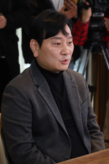 "강신욱 후보 지지하겠다" 박창범, 대한체육회장 후보 사퇴