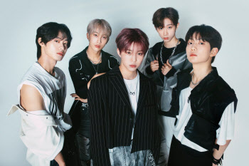 FNC, 밴드 육성 박차…에이엠피 데뷔 이어 하이파이유니콘 컴백