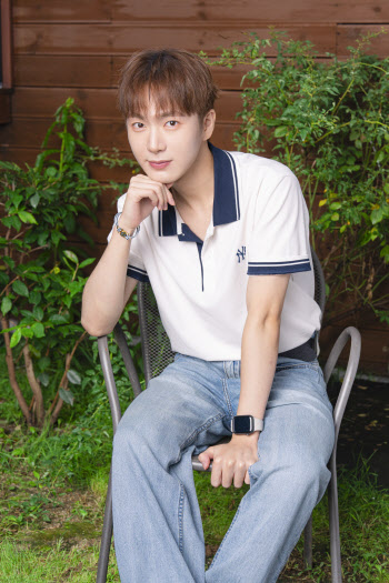 '최애가' 박진우 "오메가엑스 단톡방에 키스신 올라와…팬들 반응은" ②