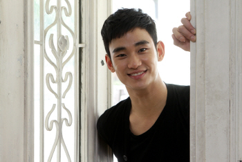 김수현 ''女心 사로잡는 미소~''                                                                                                                                                