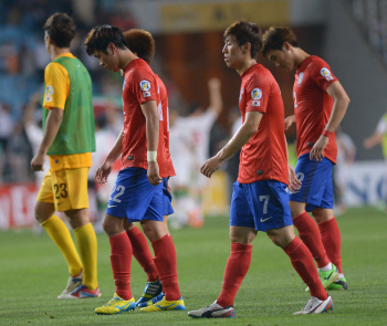  이란에 1-0 패하는 한국                                                                                                                                                                           