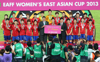  동아시안컵 축구대회 여자부 3위 대한민국                                                                                                                                                          