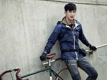  김수현, '자전거 데이트할래요?'                                                                                                                                                         