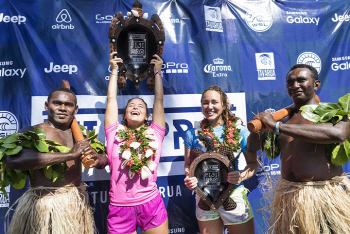 피지 서핑 대회, 우승 후 맛보는 `쾌감`                                                                                                                                                             