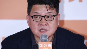 '대가족' 양우석 감독 "오영수 하차, 안타까운 일…이순재 교체로 전화위복"