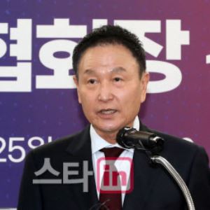 [포토]허정무 ‘축구협회는 다시 태어나야’                                                                                                                                                               