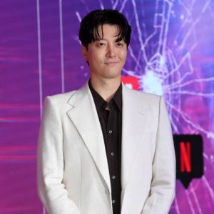 이동건, 이혼 5년 만에 미모의 여성과 열애?…소속사 '묵묵부답'