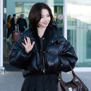 카리나, 정치색 논란 해명→공식석상 참석…"걱정끼쳐 미안"(종합)