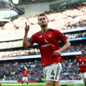 '더 리히트 극장 동점골' 맨유-토트넘, 난타전 끝 2-2 무승부