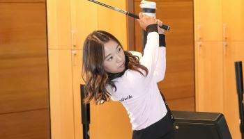 이미향 "골프 기본은 그립…세 손가락으로 단단하게 잡으세요"