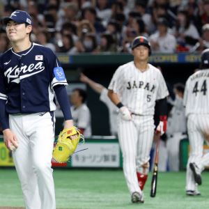 '사사구 11개' 한국 야구, 일본에 10연패...이게 냉혹한 현실