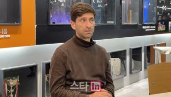 세르지우 "신체·전술·정신단련 모두 가능…축구선수에 공 뺏을 이유 없어"