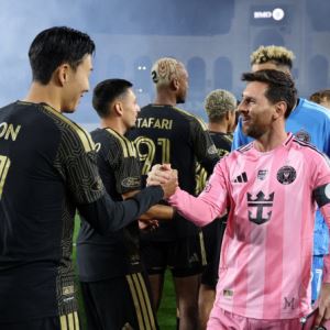 '손메 대전'서 웃은 손흥민