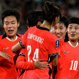 韓 여자축구, 우즈베크 꺾고 아시안컵 4강행…18일 '운명의 한일전'