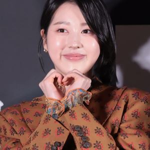 '장원영 친언니' 장다아, 사랑스러운 하트