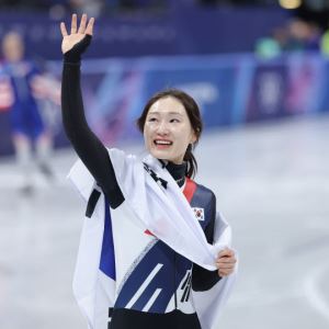 '리빙 레전드' 최민정, 마지막 태극마크 달았다