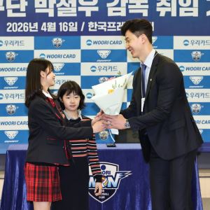 박철우 감독 "최고의 전술은 팀워크·헌신"