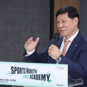 "프로스포츠, 팬심만으론 안돼…돈 벌어야 산다"