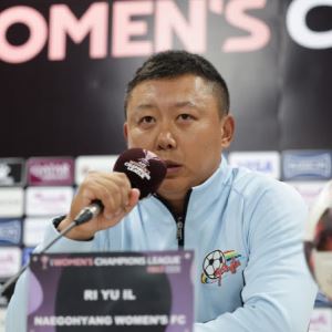 리유일 "경기에만 집중" vs 지소연 "물러서지 않을 것"