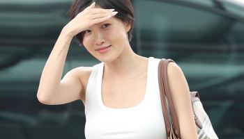 출국하는 화사