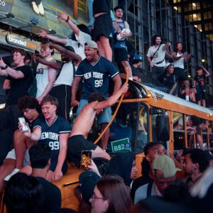뉴욕 닉스, 53년 만에 NBA 우승컵